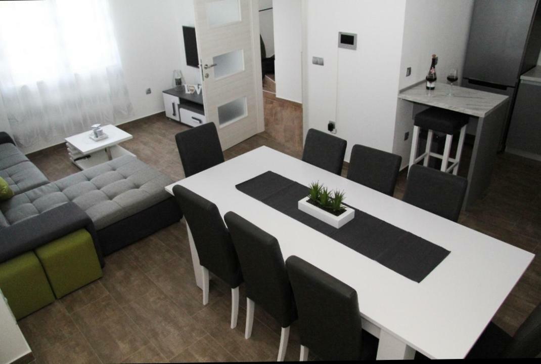 Apartman Ivana Biograd Na Moru Exterior photo