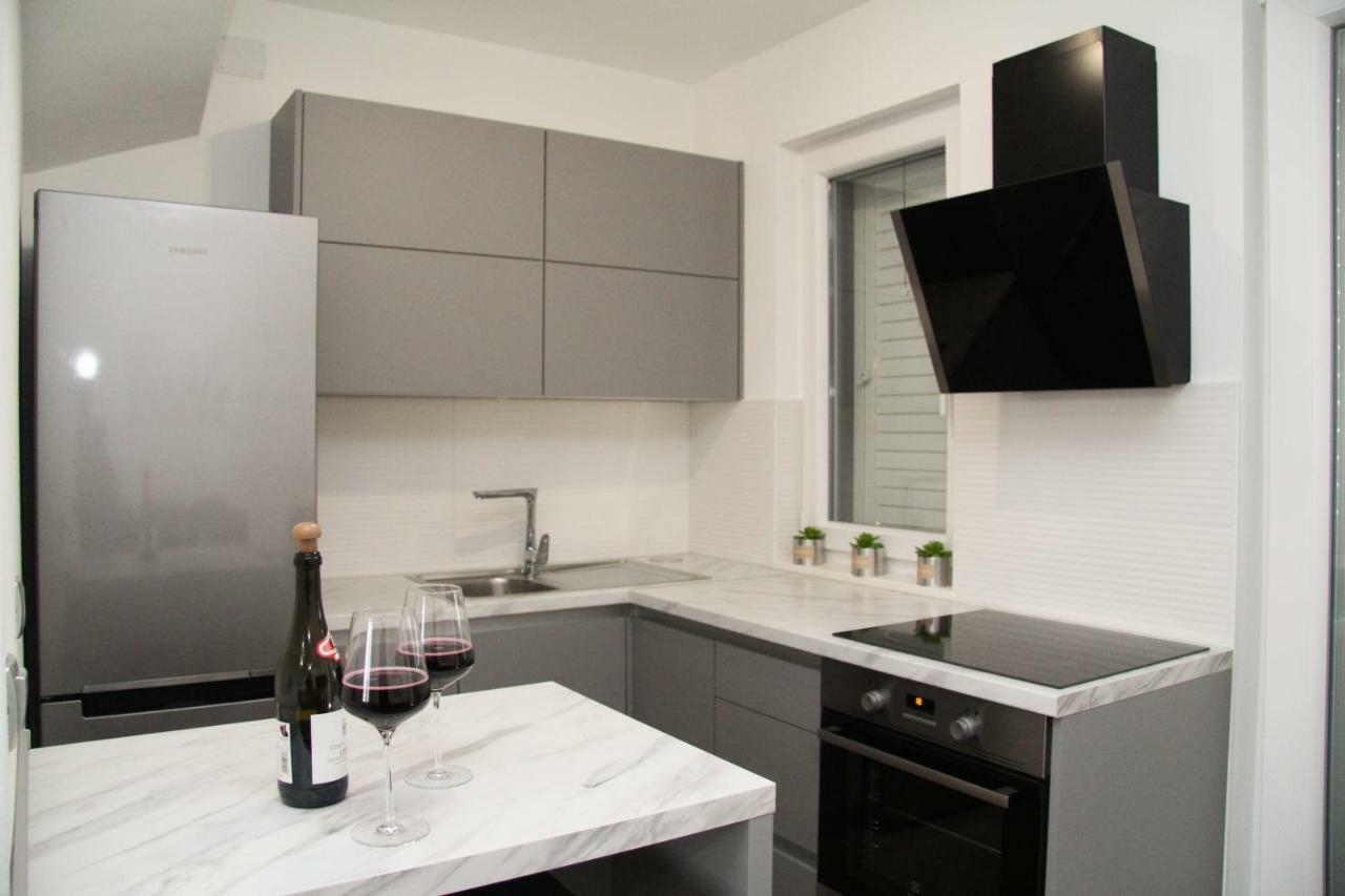 Apartman Ivana Biograd Na Moru Exterior photo