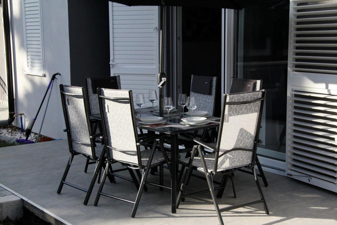 Apartman Ivana Biograd Na Moru Exterior photo