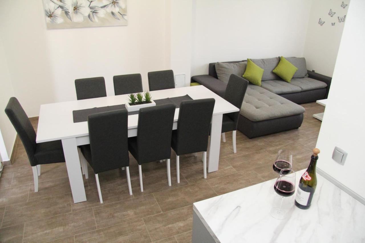 Apartman Ivana Biograd Na Moru Exterior photo